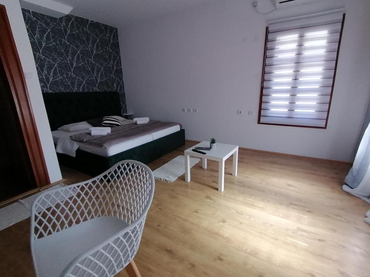 Mon Accommodation Free Parking Ниш Екстер'єр фото