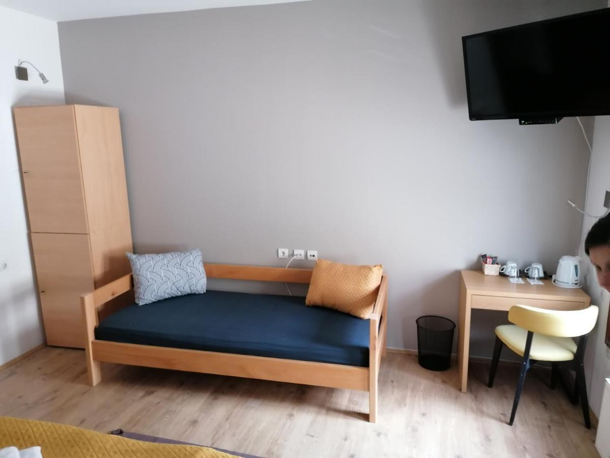 Mon Accommodation Free Parking Ниш Екстер'єр фото